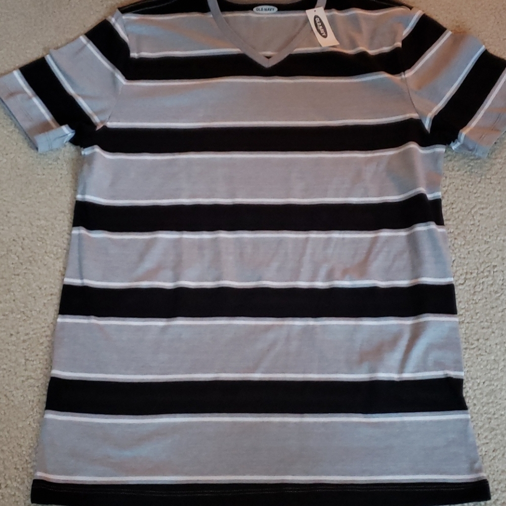 NWT Old Navy men's V-neck shirt